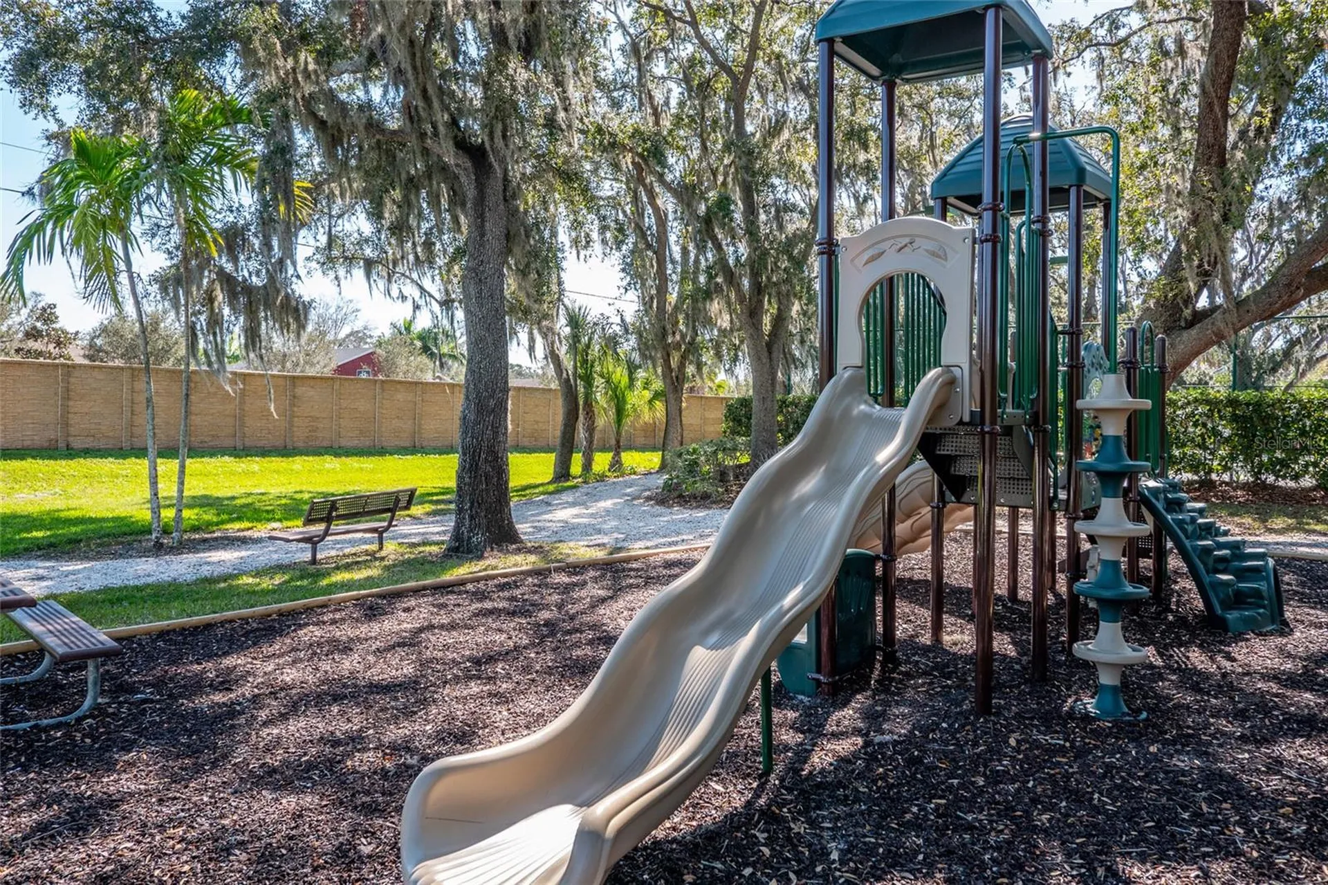 525 Mast Drive Bradenton FL 34208