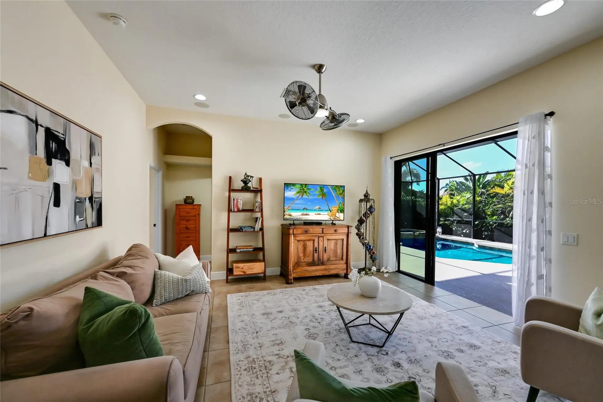 525 Mast Drive Bradenton FL 34208