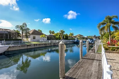 525 Mast Drive Bradenton FL 34208