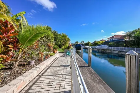 525 Mast Drive Bradenton FL 34208
