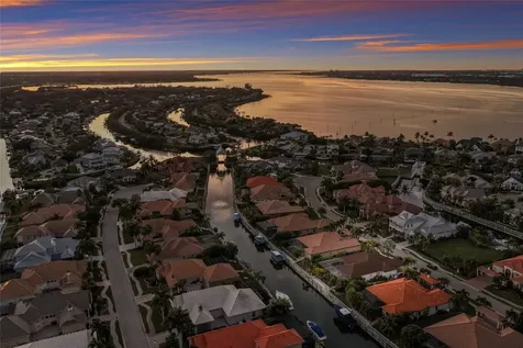 525 Mast Drive Bradenton FL 34208