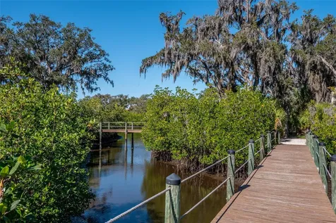 525 Mast Drive Bradenton FL 34208