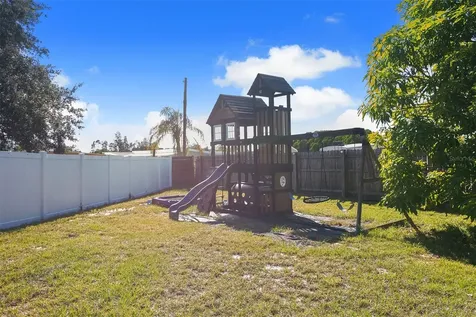907 Bridgeford Crossing Boulevard Davenport FL 33837