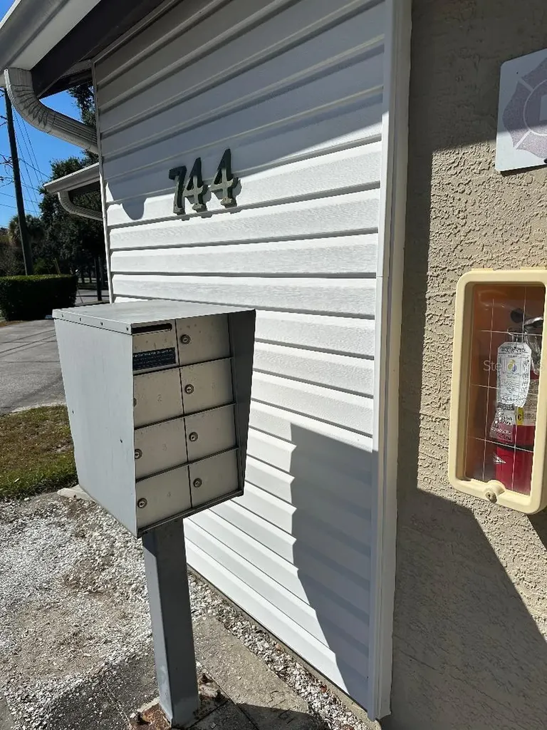 744 Mease Plaza Dunedin FL 34698