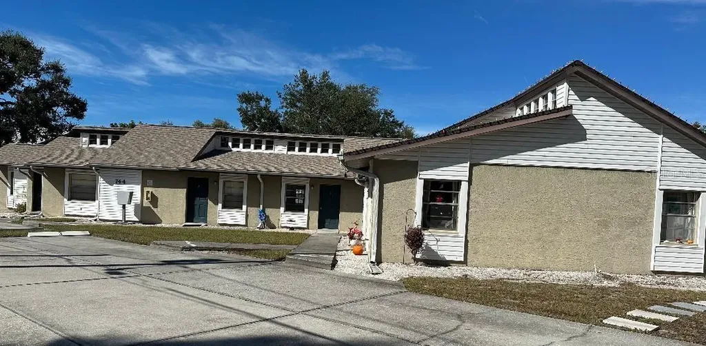 744 Mease Plaza Dunedin FL 34698