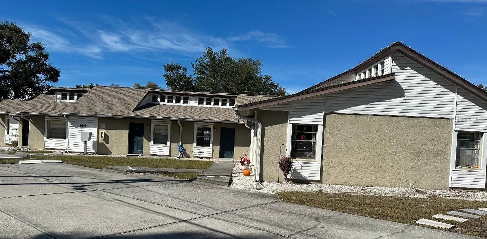 744 Mease Plaza Dunedin FL 34698