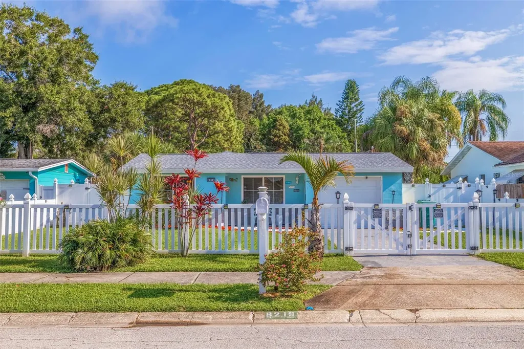 6219 57th Avenue N St Petersburg FL 33709