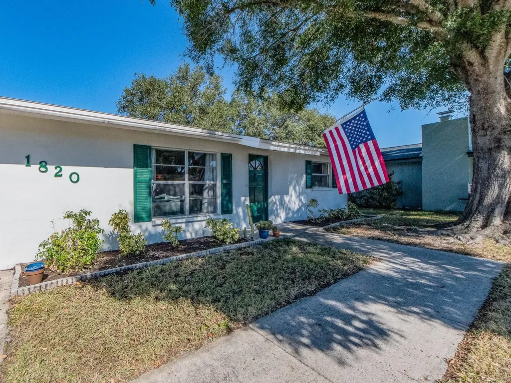 1820 Driftwood Circle N Oldsmar FL 34677