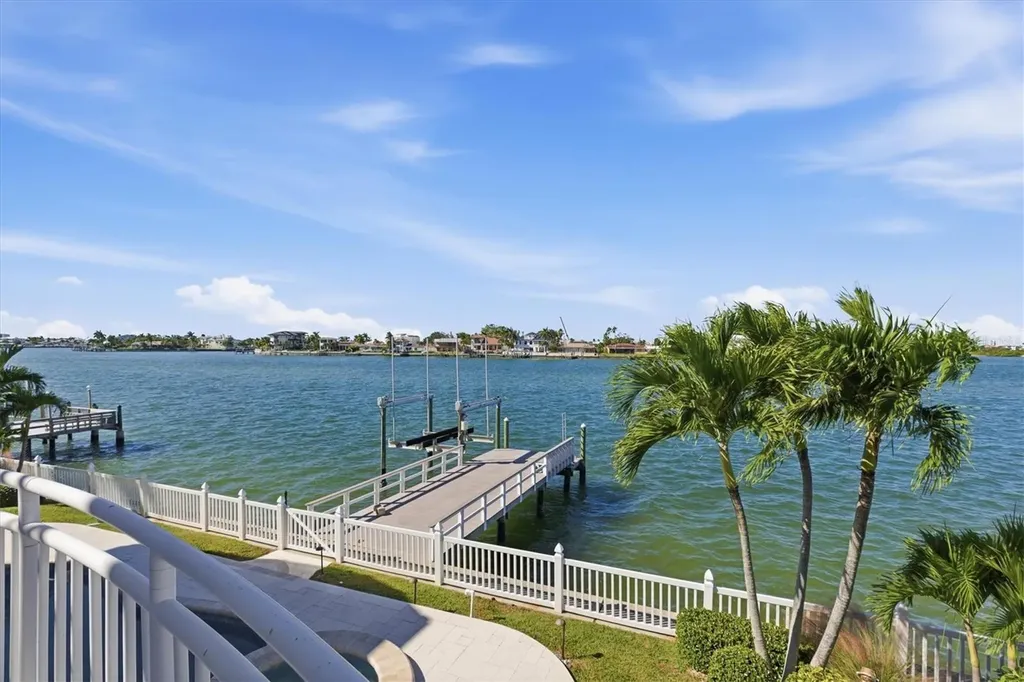 402 Buttonwood Lane Largo FL 33770