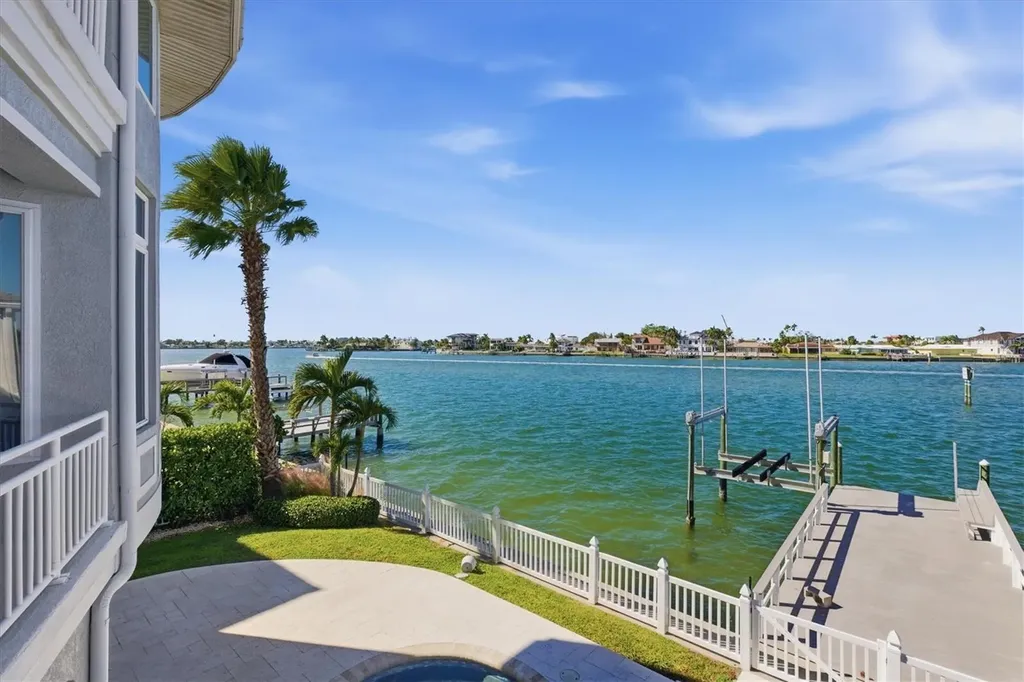402 Buttonwood Lane Largo FL 33770
