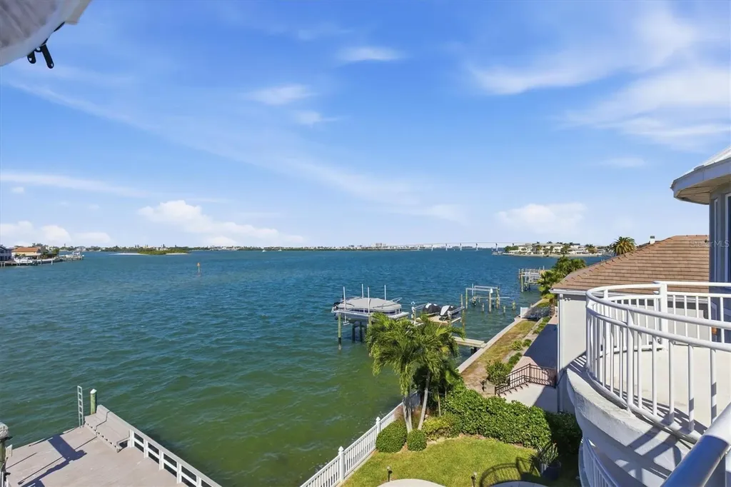 402 Buttonwood Lane Largo FL 33770