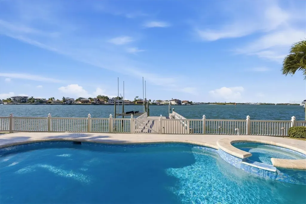 402 Buttonwood Lane Largo FL 33770