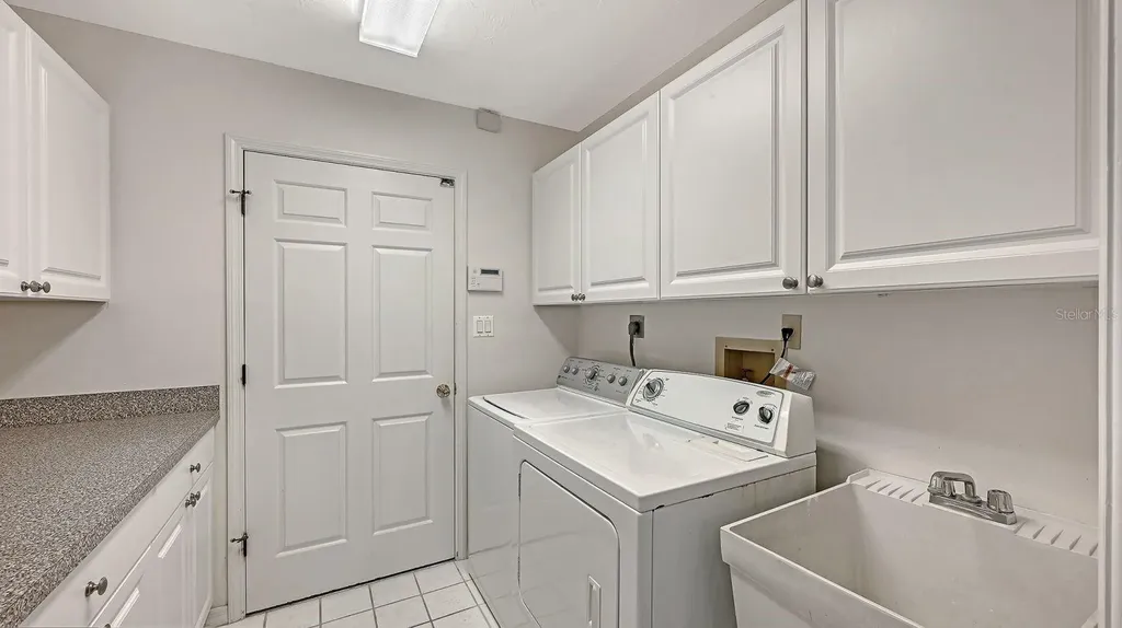 4799 Oak Forest Drive W Sarasota FL 34231