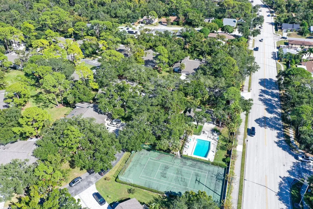 4799 Oak Forest Drive W Sarasota FL 34231