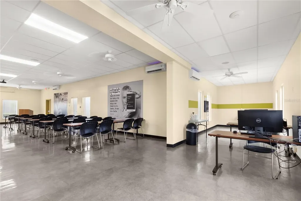 2464 Australia Way E Clearwater FL 33763