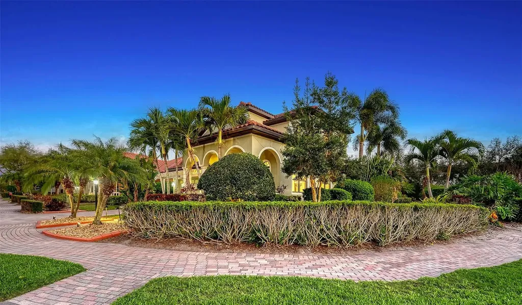 3706 80th Drive E Sarasota FL 34243