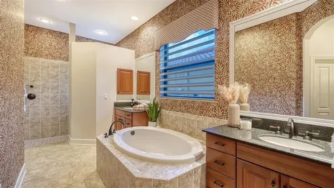 3706 80th Drive E Sarasota FL 34243