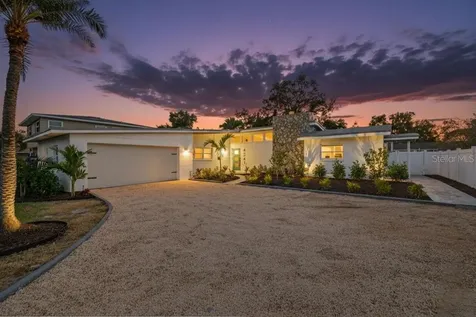 4241 Narvarez Way S St Petersburg FL 33712