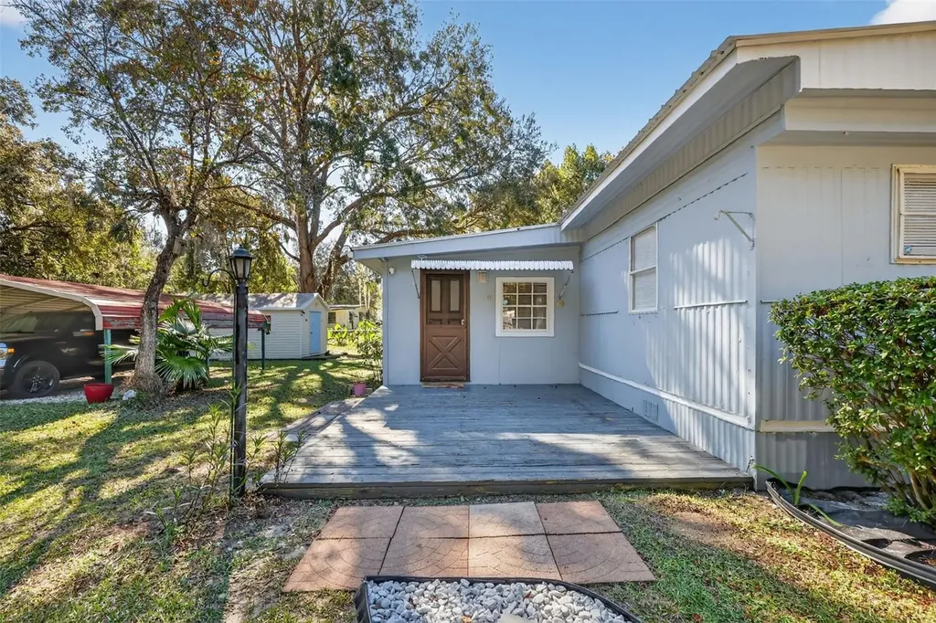 10438 SE 130th Place Ocklawaha FL 32179