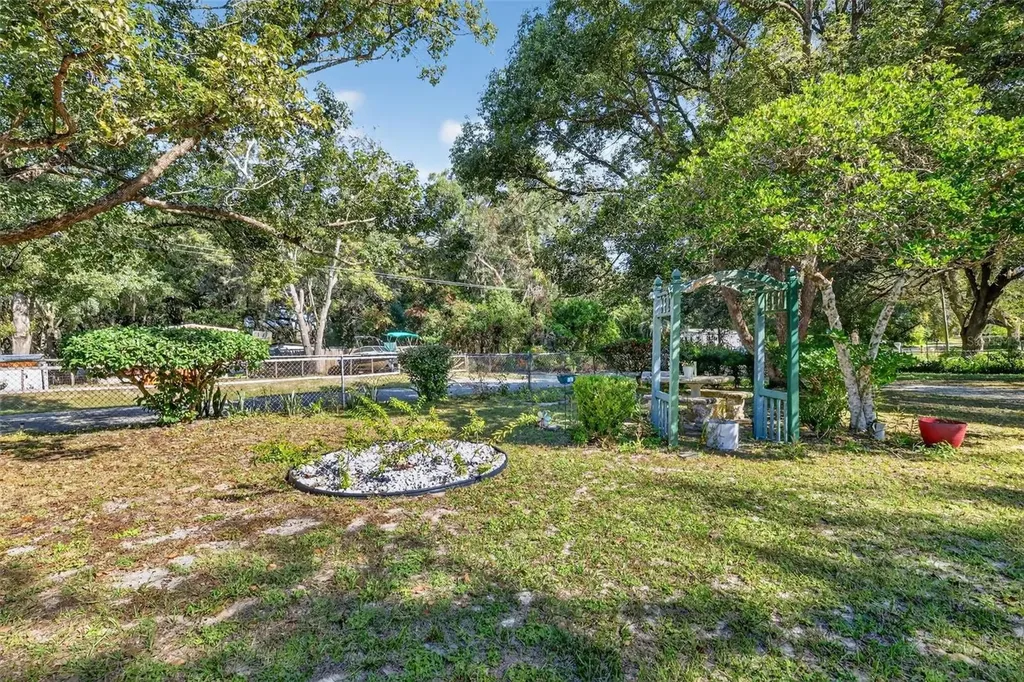 10438 SE 130th Place Ocklawaha FL 32179