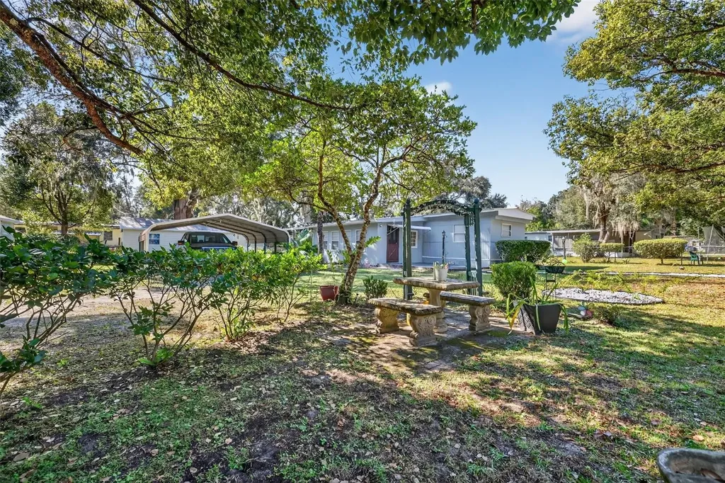 10438 SE 130th Place Ocklawaha FL 32179
