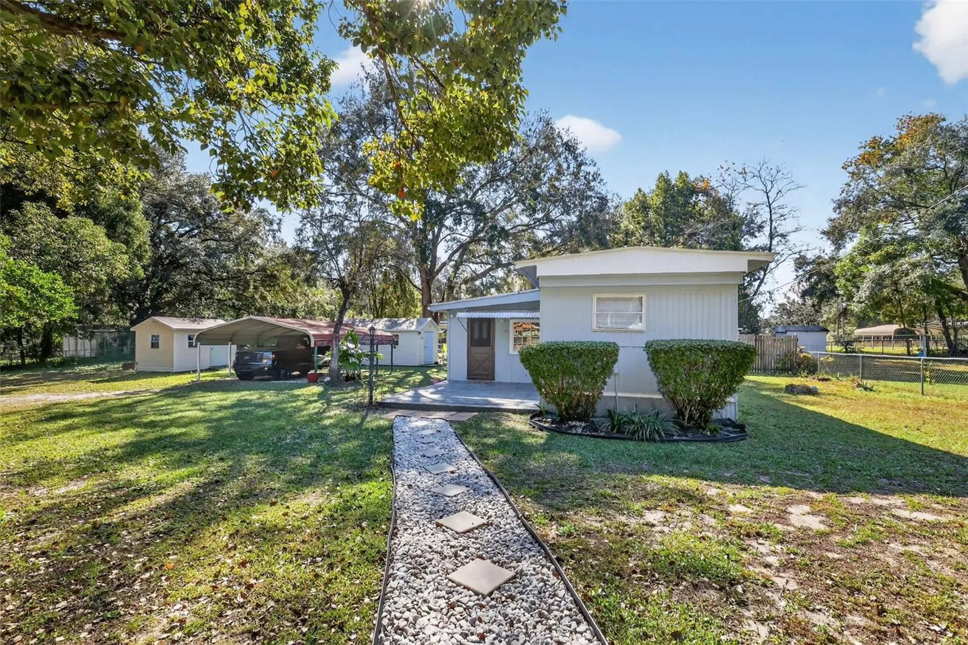 10438 SE 130th Place Ocklawaha FL 32179