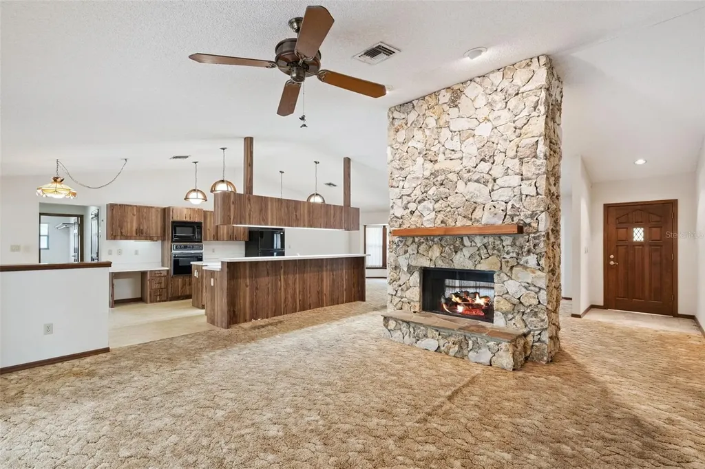 624 Hull Island Drive Oakland FL 34787