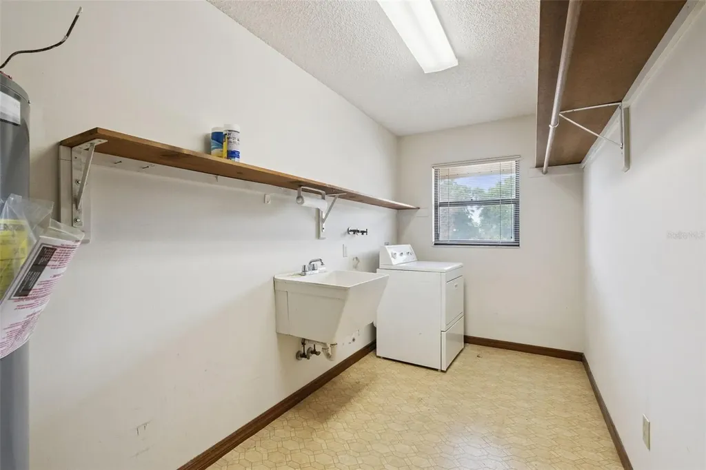 624 Hull Island Drive Oakland FL 34787