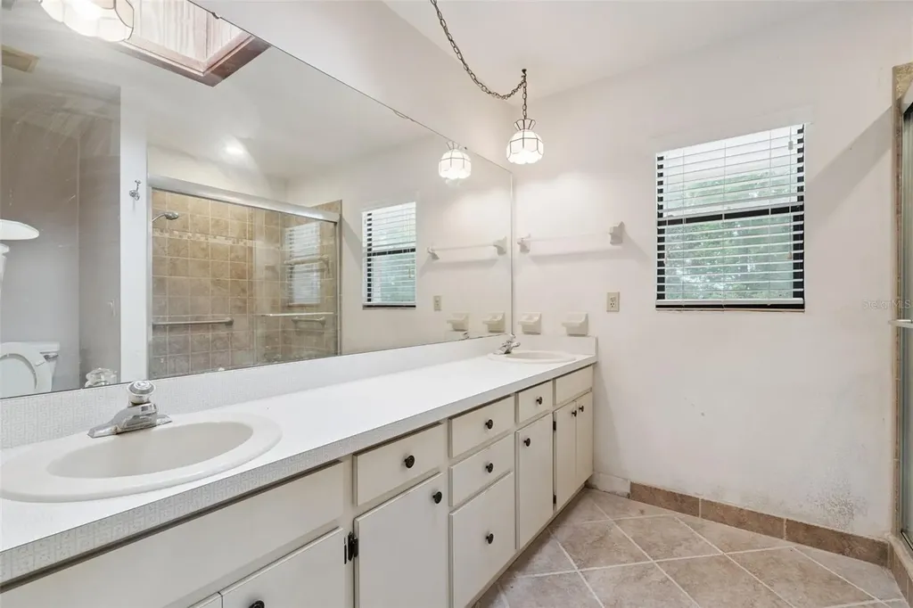 624 Hull Island Drive Oakland FL 34787