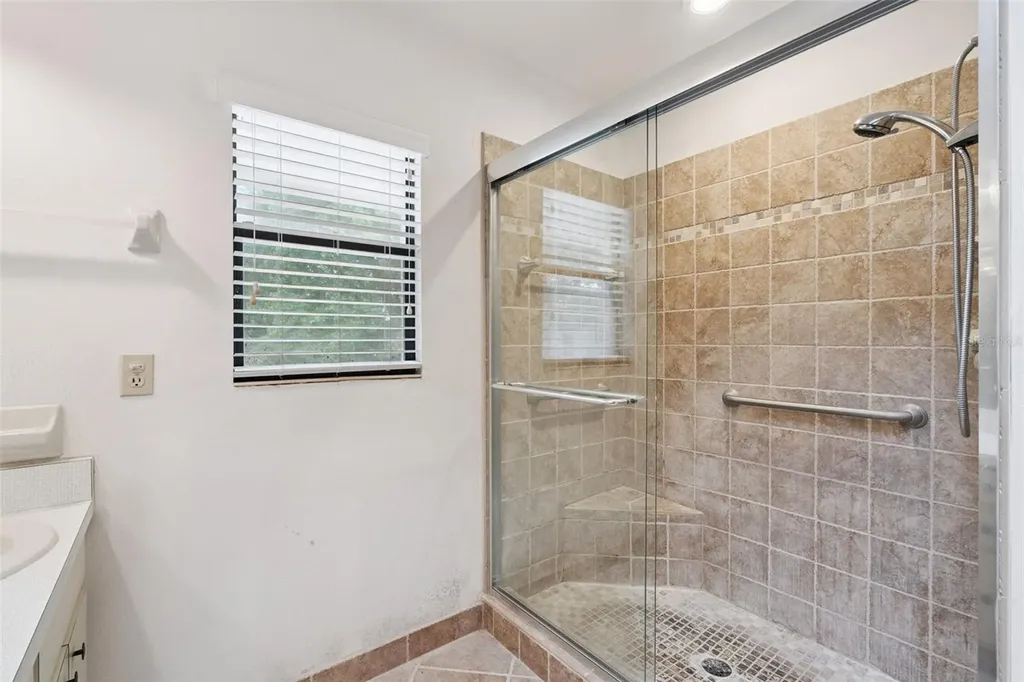 624 Hull Island Drive Oakland FL 34787