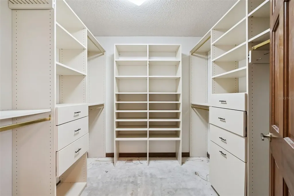 624 Hull Island Drive Oakland FL 34787