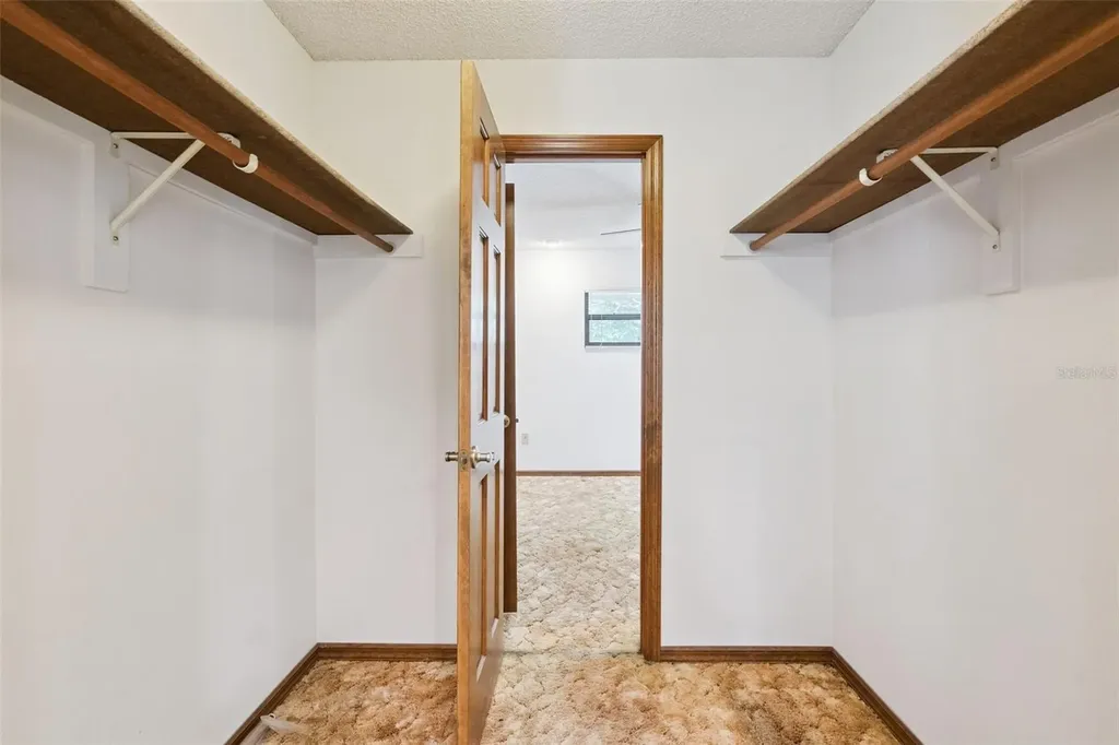 624 Hull Island Drive Oakland FL 34787