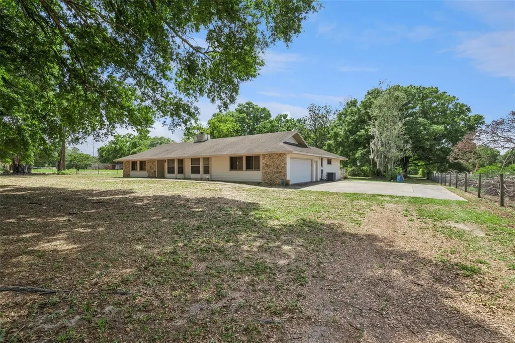 624 Hull Island Drive Oakland FL 34787