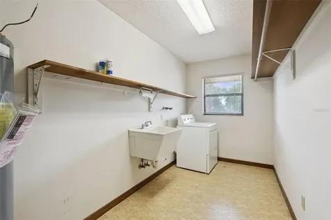 624 Hull Island Drive Oakland FL 34787