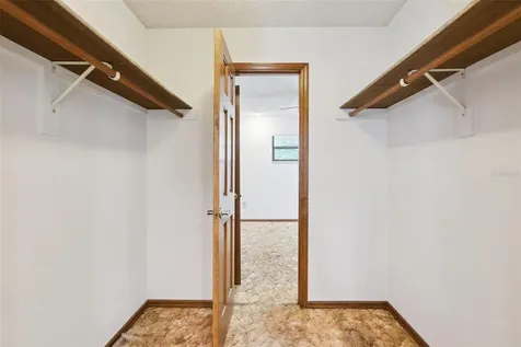 624 Hull Island Drive Oakland FL 34787