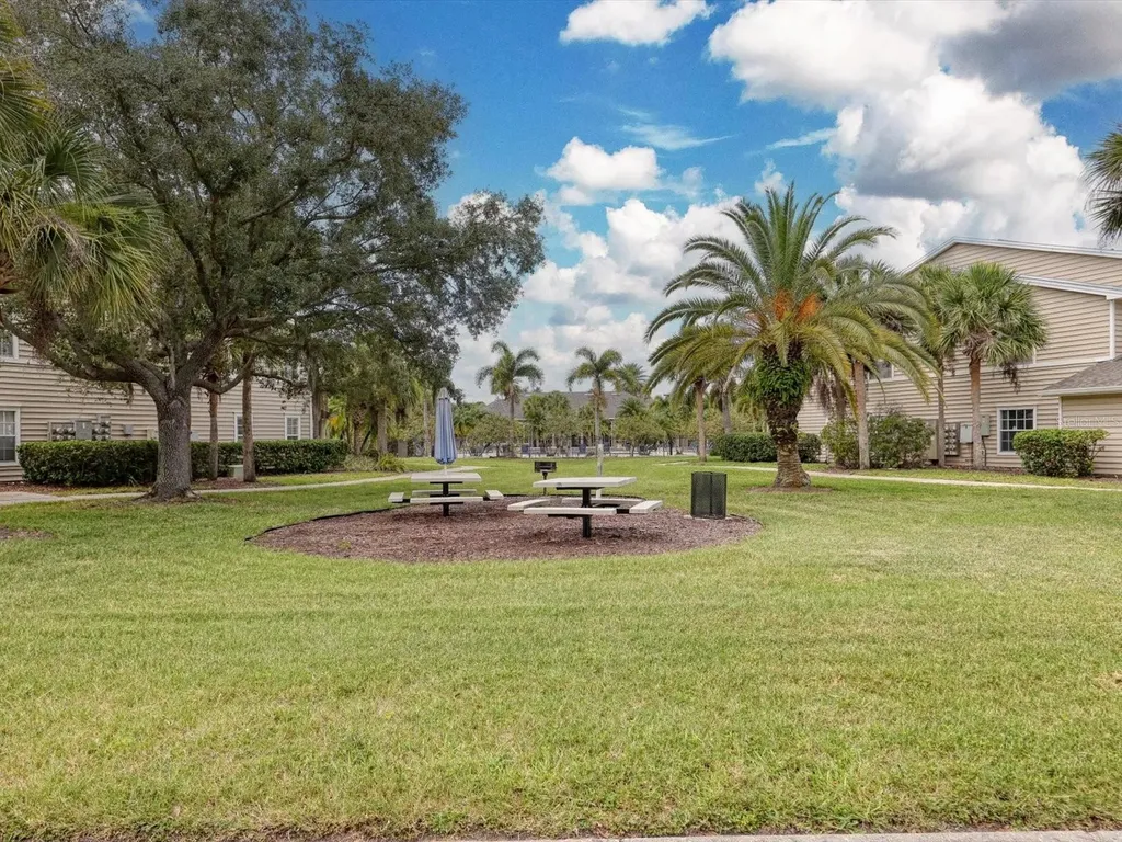8911 Manor Loop Lakewood Ranch FL 34202
