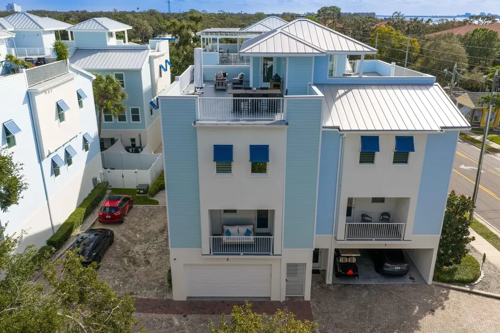 1413 Bayshore Boulevard Dunedin FL 34698