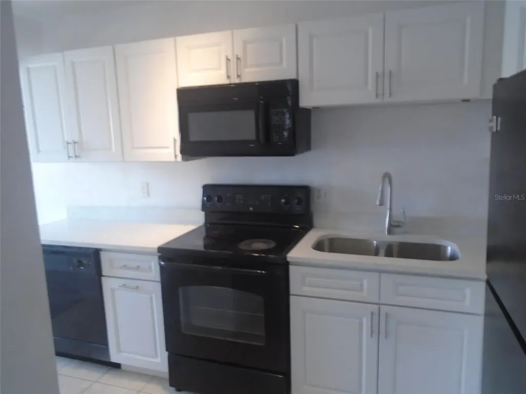 3889 Pompano Drive SE St Petersburg FL 33705