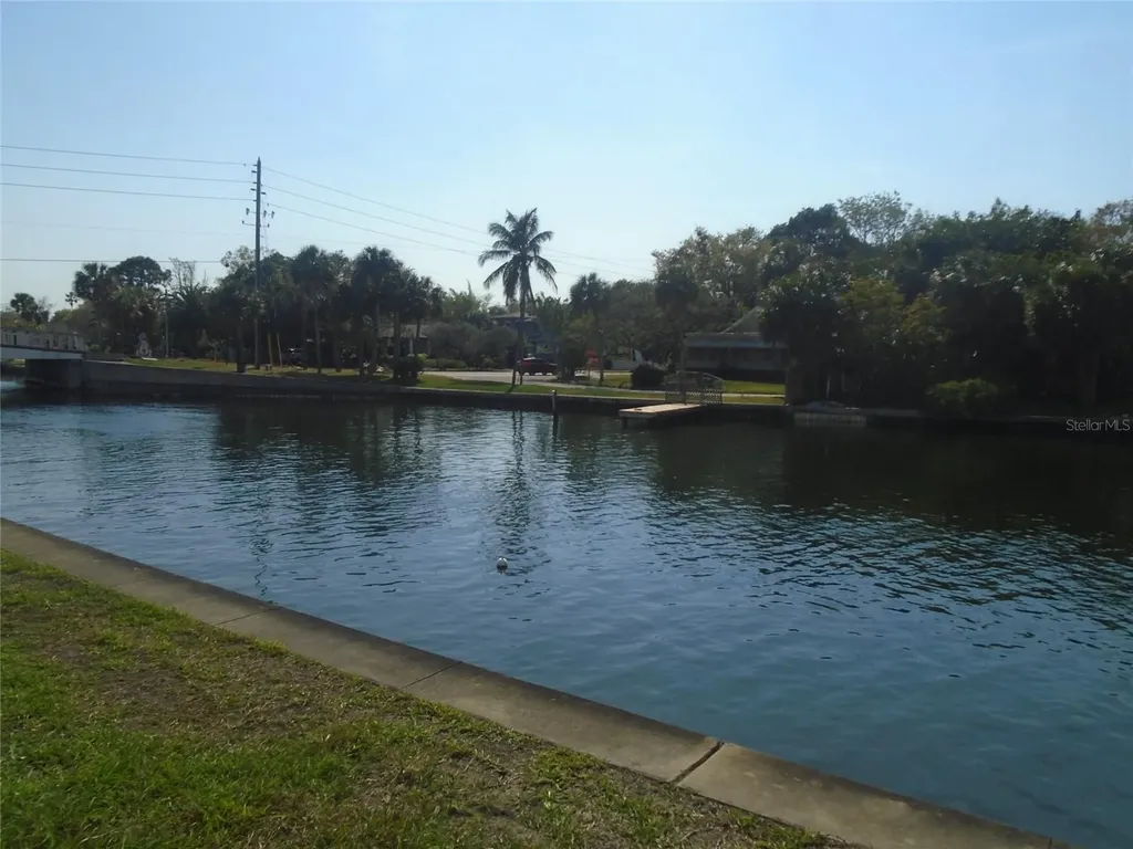 3889 Pompano Drive SE St Petersburg FL 33705