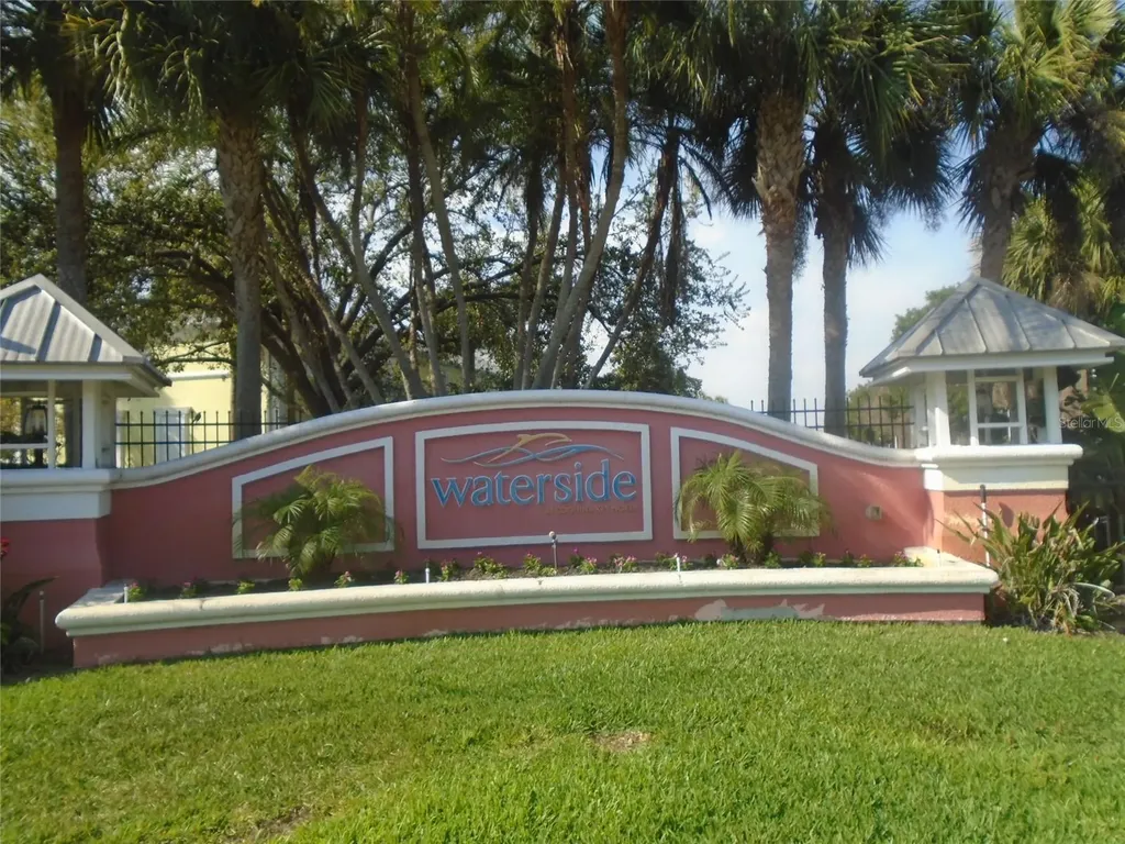 3889 Pompano Drive SE St Petersburg FL 33705