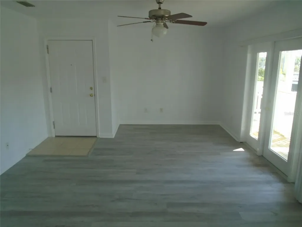 3889 Pompano Drive SE St Petersburg FL 33705