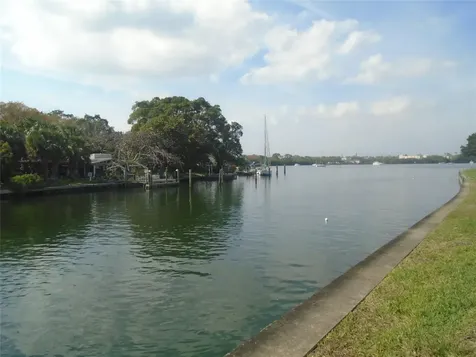 3889 Pompano Drive SE St Petersburg FL 33705