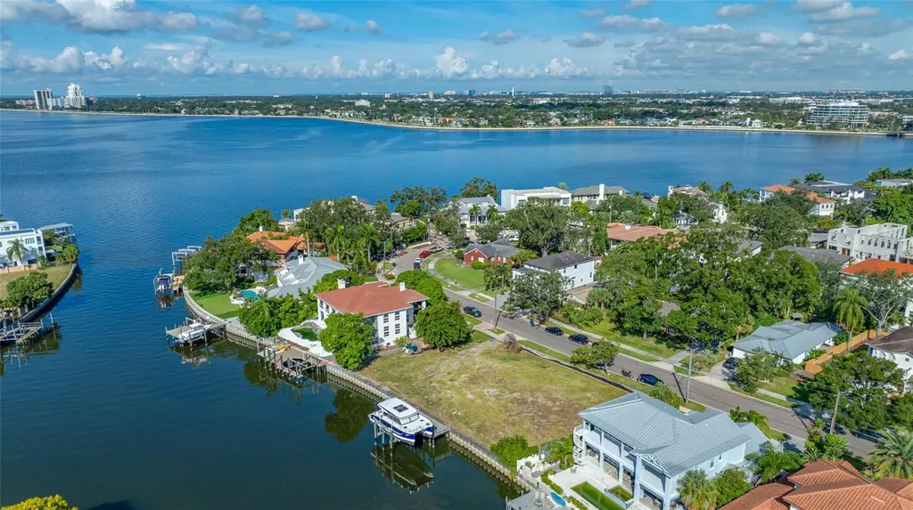 102 Adalia Avenue Tampa FL 33606