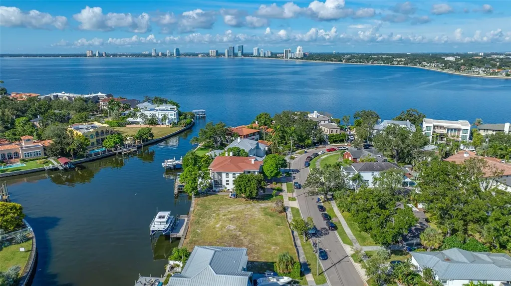 102 Adalia Avenue Tampa FL 33606