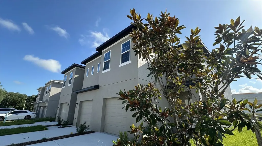 615 Lake Shore Parkway Davenport FL 33896