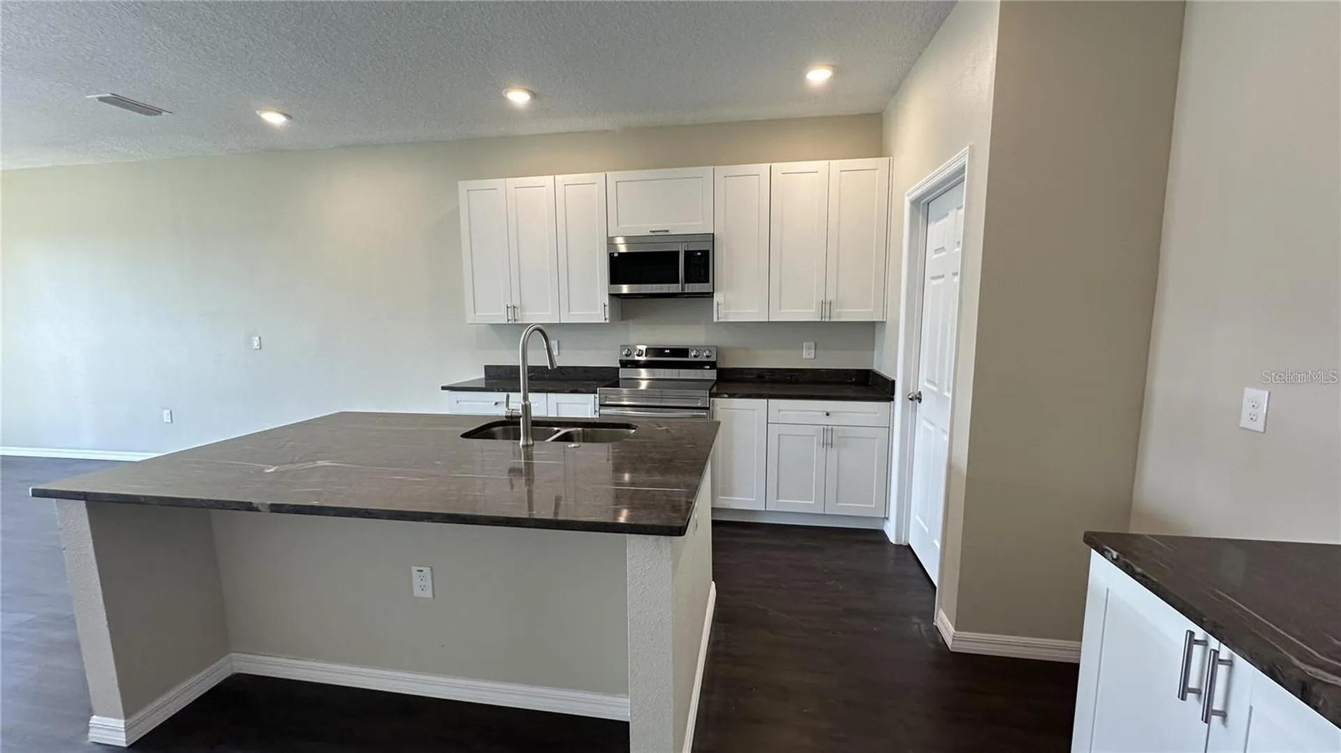 615 Lake Shore Parkway Davenport FL 33896