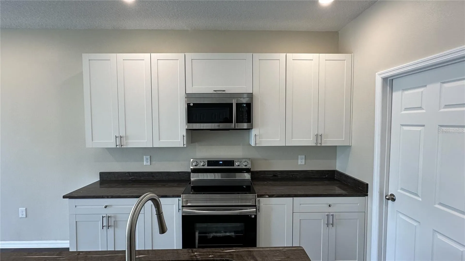 615 Lake Shore Parkway Davenport FL 33896