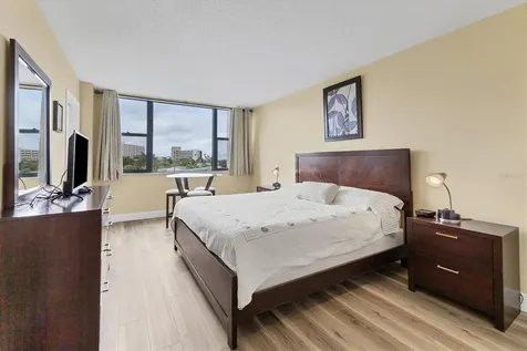 5855 Midnight Pass Road Sarasota FL 34242