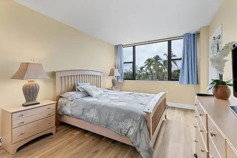 5855 Midnight Pass Road Sarasota FL 34242