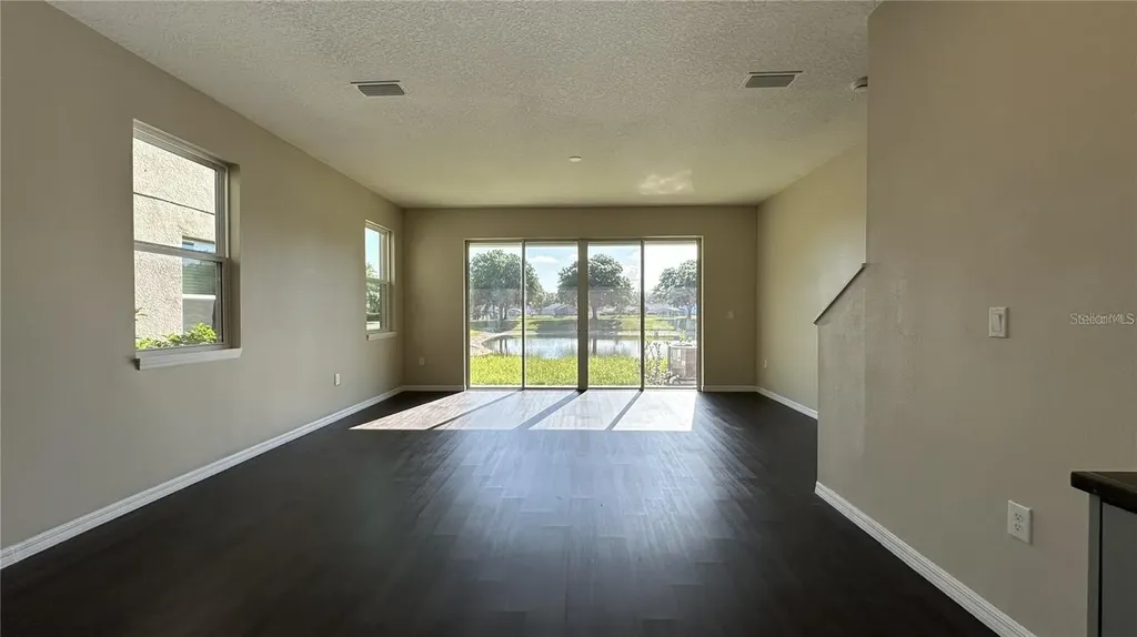 619 Lake Shore Parkway Davenport FL 33896